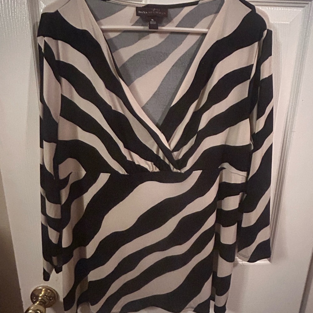 Dana Buchman Monochrome Zebra Pattern Blouse